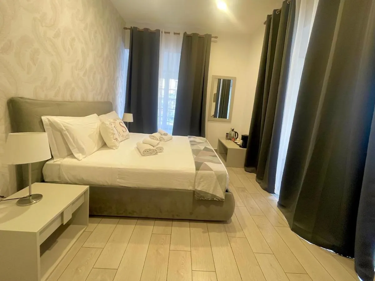 B&B Bovio Square XIV Naples