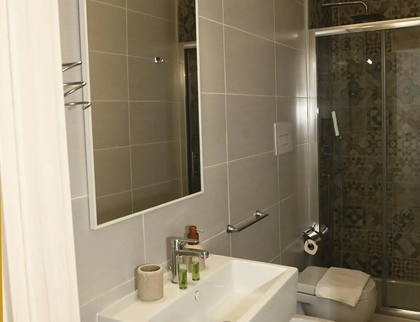 B&B Bovio Square XIV Naples